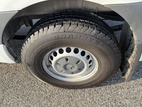 Used 2021 Mercedes-Benz Sprinter 1500 image 12