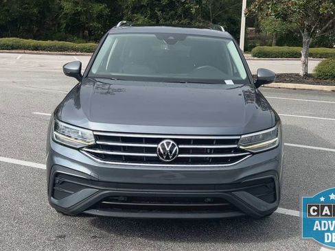 Certified 2022 Volkswagen Tiguan SE image 3
