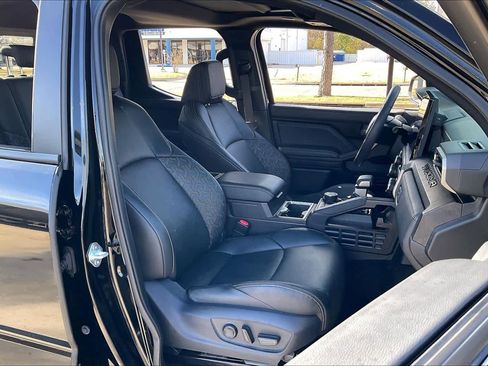 Used 2024 Toyota Tacoma Limited w/ Limited Package (LT) image 8