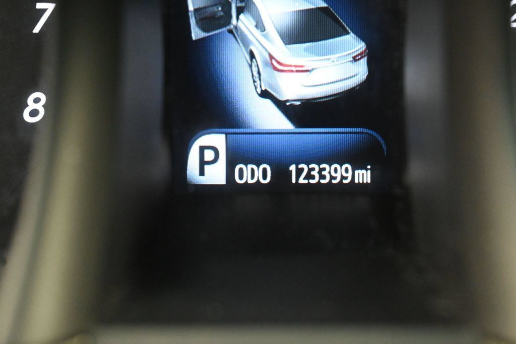 Used 2016 Toyota Avalon XLE FWD image 19