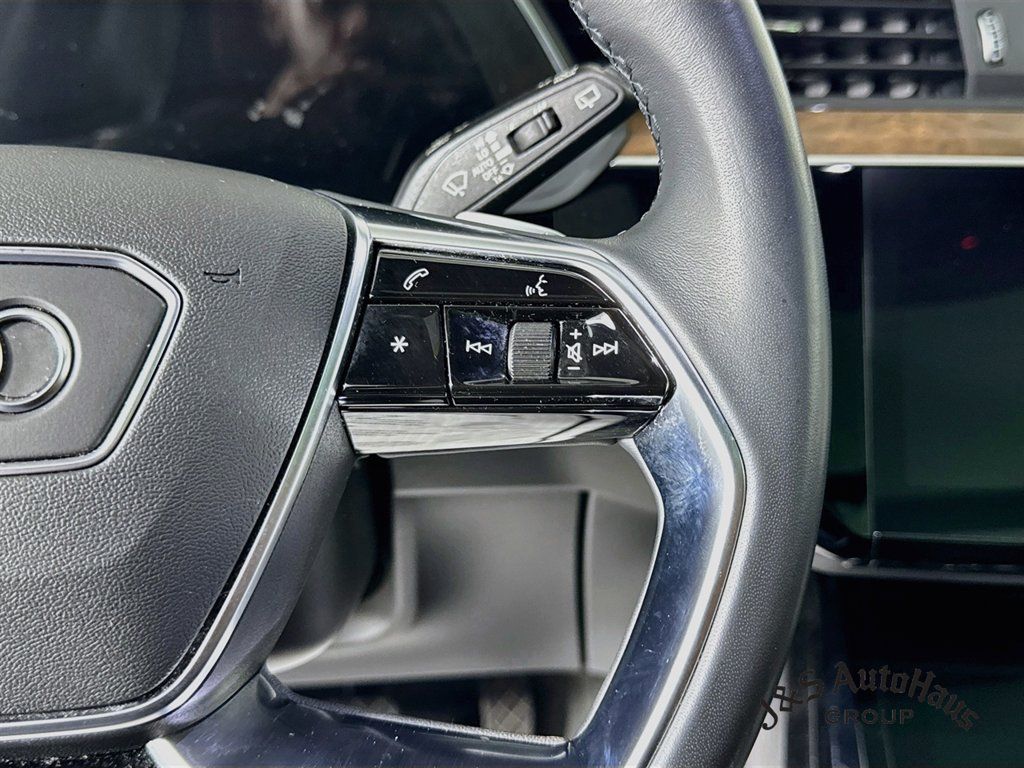 Used 2022 Audi e-tron Premium AWD/4WD image 14