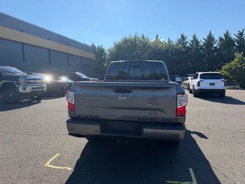 Used 2023 Nissan Titan SV w/ SV Convenience Package AWD/4WD image 7