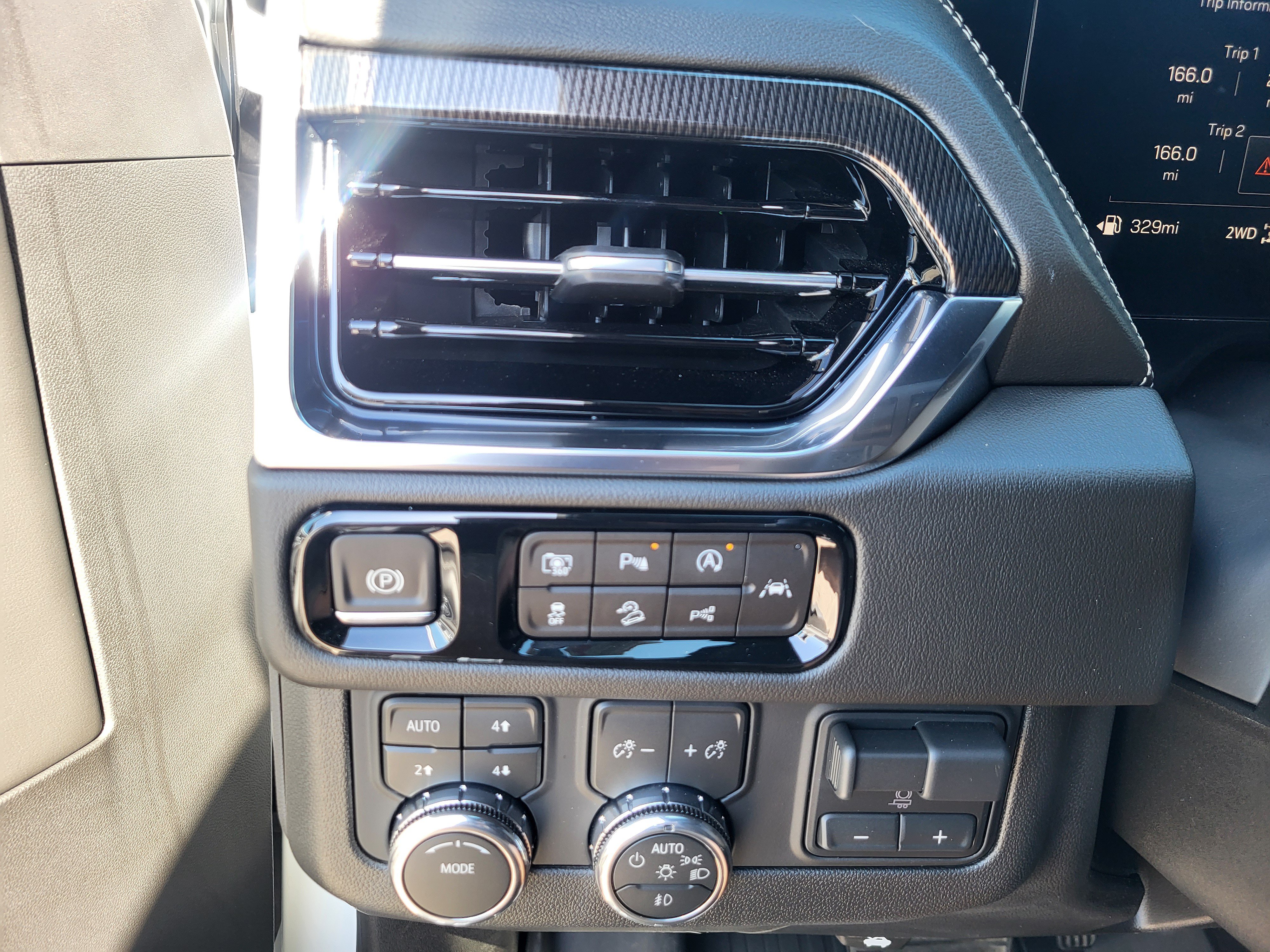 Used 2026 GMC Yukon Elevation w/ Elevation Premium Package AWD/4WD image 23