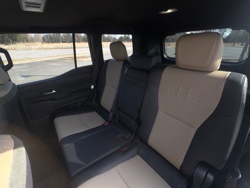 Used 2025 Lexus GX 550 AWD/4WD image 33