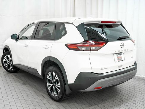 Certified 2023 Nissan Rogue SV image 3