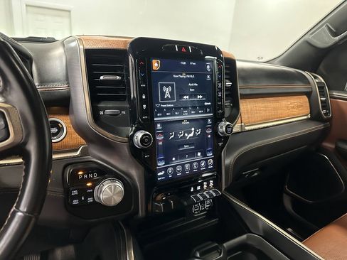 Used 2021 RAM 1500 Limited w/ Bed Utility Group image 10