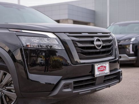 Used 2023 Nissan Pathfinder SV w/ Black Appearance Package image 3