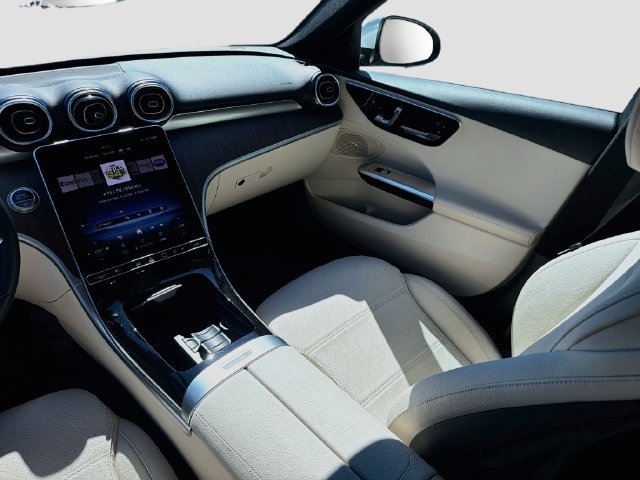 Used 2025 Mercedes-Benz C 300 Sedan image 18