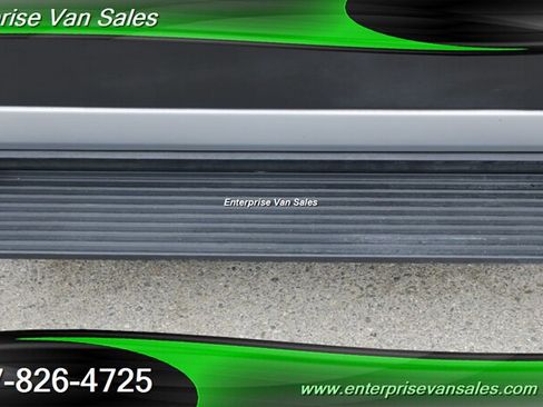 Used 2024 Ford Transit 350 XLT RWD image 12