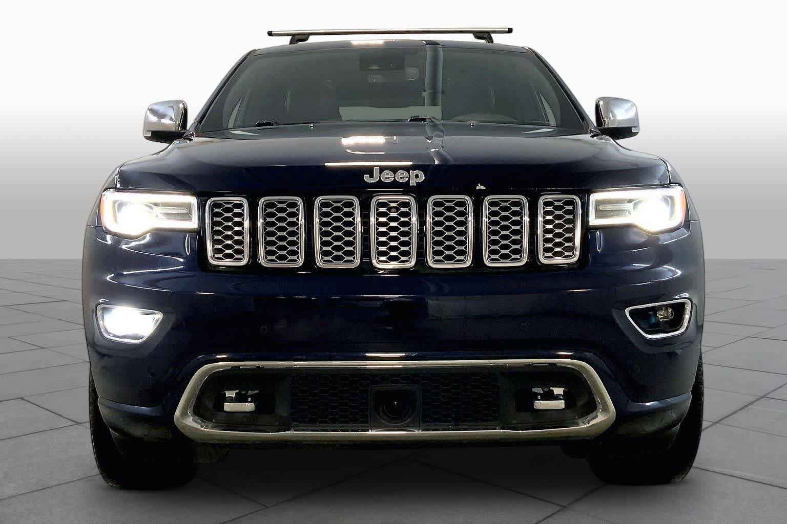 Used 2018 Jeep Grand Cherokee Overland AWD/4WD image 3