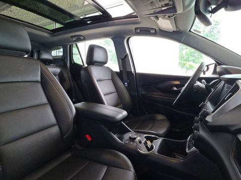 Used 2023 GMC Terrain SLT w/ LPO, Floor Liner Package AWD/4WD image 12