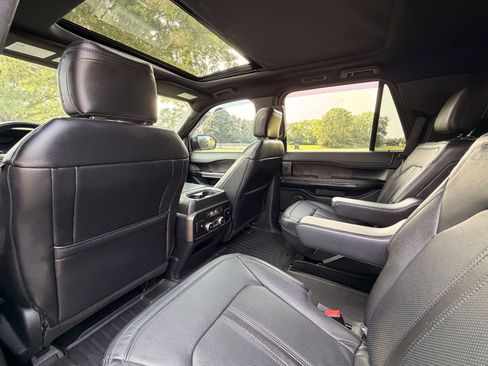 Used 2019 Ford Expedition Limited w/ Equipment Group 301A RWD image 15