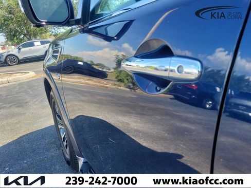 Used 2020 Nissan Armada SL w/ Premium Package RWD image 12