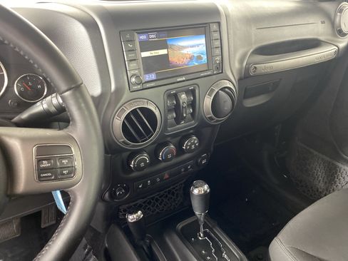 Used 2017 Jeep Wrangler Unlimited Sport AWD/4WD image 23