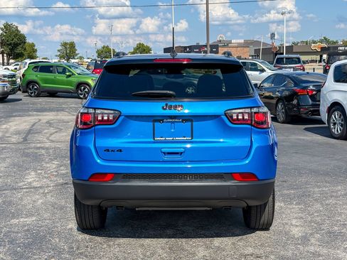 Used 2023 Jeep Compass Latitude w/ Convenience Group AWD/4WD image 10