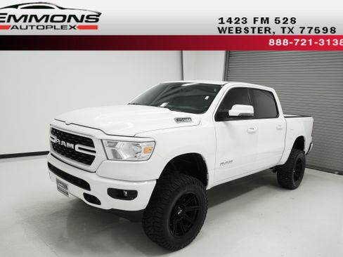 Used 2024 RAM 1500 Lone Star AWD/4WD image 1