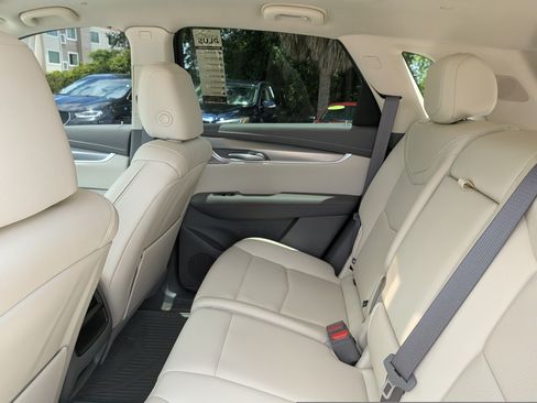 Used 2024 Cadillac XT5 Premium Luxury w/ Technology Package FWD image 15
