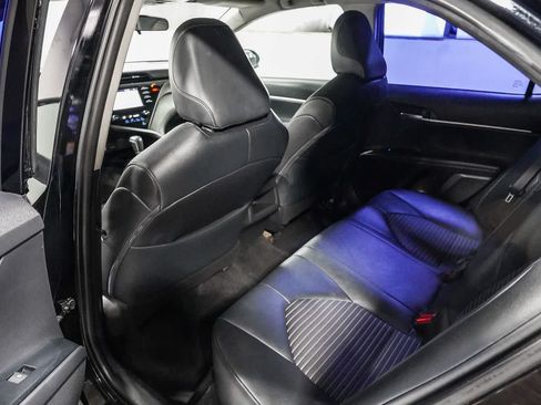 Certified 2019 Toyota Camry SE FWD image 18