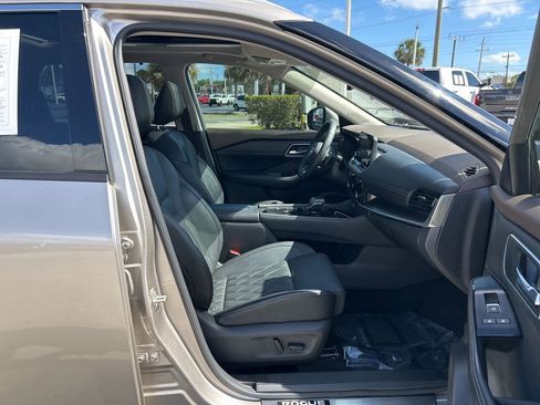 Certified 2023 Nissan Rogue Platinum w/ Platinum Premium Package image 44