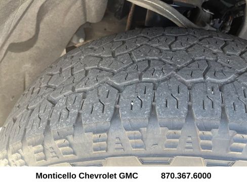 Used 2023 Chevrolet Silverado 1500 LT AWD/4WD image 29