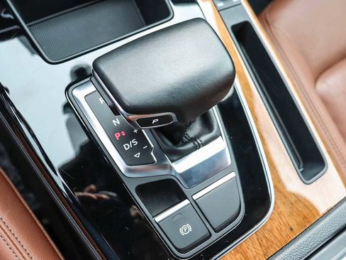 Used 2022 Audi Q5 2.0T Premium image 26