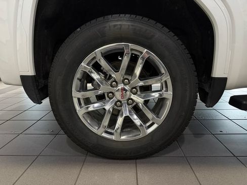 Used 2019 GMC Sierra 1500 SLT w/ SLT Premium Plus Package AWD/4WD image 9