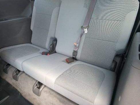 Used 2021 Chevrolet Traverse LT FWD image 27