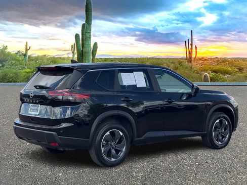 Certified 2025 Nissan Rogue SV image 5