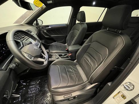 Used 2023 Volkswagen Tiguan SEL R-Line image 13