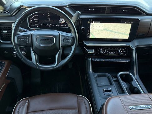 Used 2024 GMC Sierra 2500 Denali Ultimate image 12