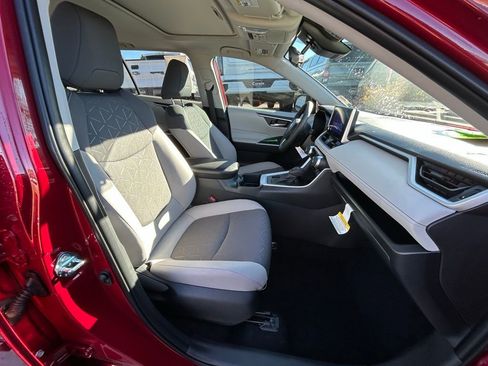 Used 2025 Toyota RAV4 XLE w/ Convenience Package image 26