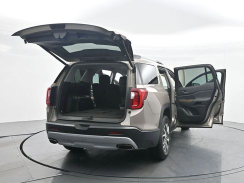 Used 2022 GMC Acadia SLE w/ Driver Convenience Package image 45