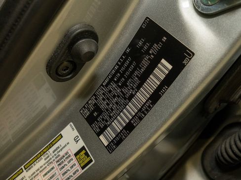 Certified 2024 Toyota Corolla Cross L image 18