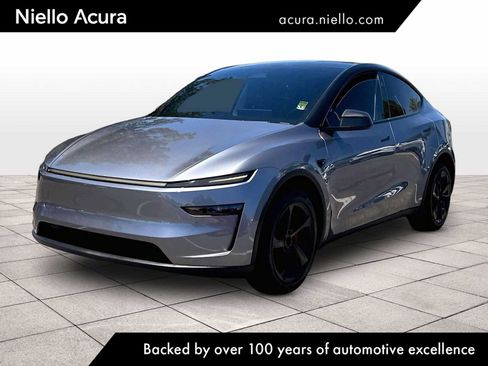 Used 2026 Tesla Model Y 2WD image 1