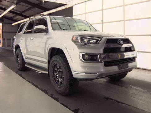 Used 2020 Toyota 4Runner Limited RWD image 3