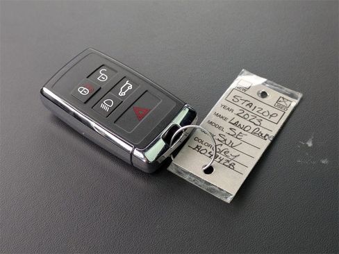 Used 2023 Land Rover Range Rover SE image 36