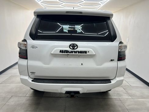 Used 2017 Toyota 4Runner SR5 Premium AWD/4WD image 3