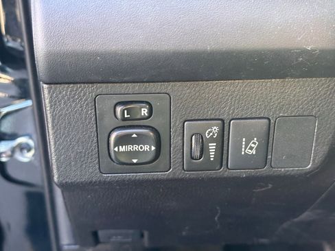 Used 2017 Toyota RAV4 LE image 23