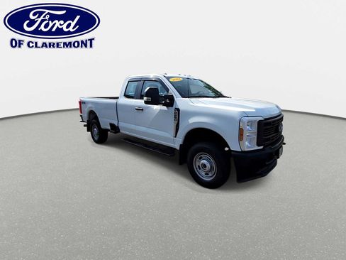 Used 2024 Ford F250 XL w/ Snow Plow/Camper Package AWD/4WD image 2