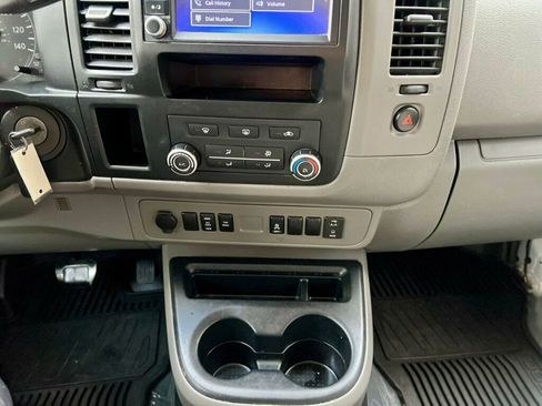 Used 2019 Nissan NV 2500 SV RWD image 21