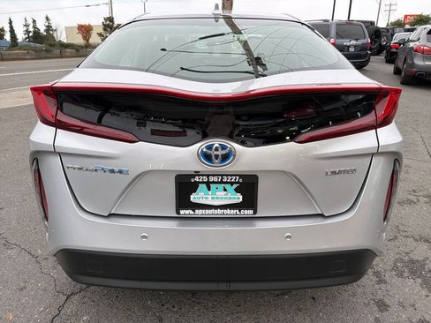 Used 2020 Toyota Prius Prime Limited image 6