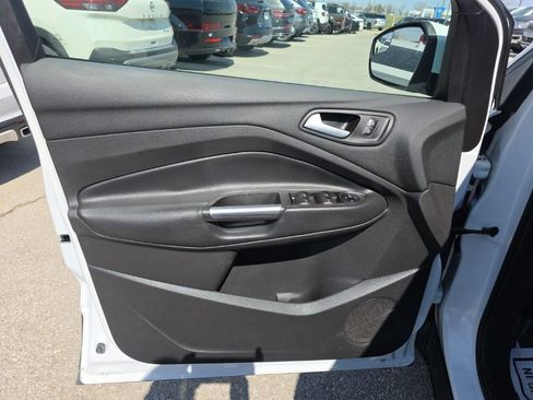 Used 2018 Ford Escape SE image 8