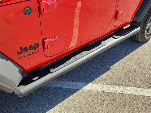 Used 2022 Jeep Wrangler Unlimited Sport image 9