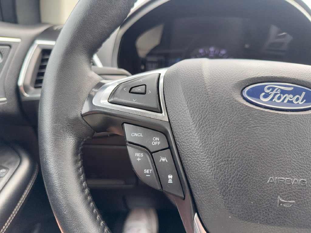 Used 2022 Ford Edge Titanium AWD/4WD image 17