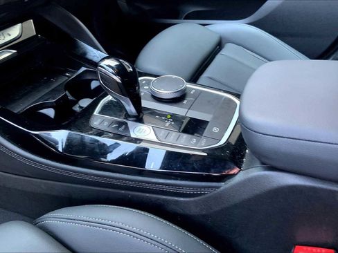 Certified 2024 BMW X4 xDrive30i image 18