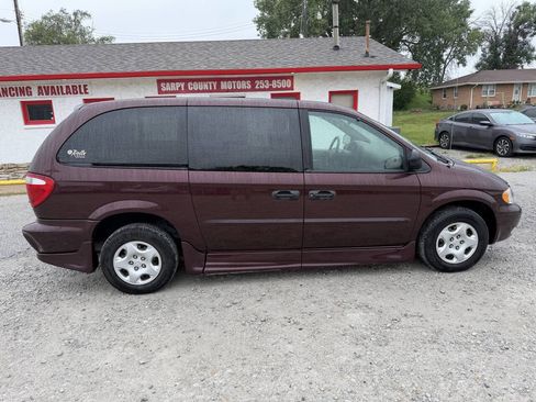 Used 2003 Dodge Grand Caravan SE FWD image 2