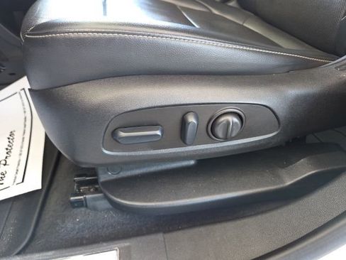 Used 2023 GMC Acadia SLT FWD image 46