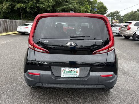 Used 2021 Kia Soul LX FWD image 4