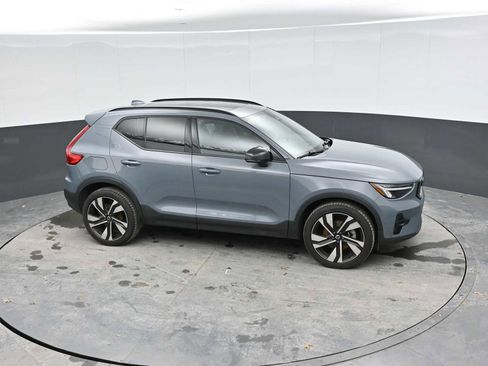 Used 2023 Volvo XC40 B5 Plus w/ Driver Assist Package AWD/4WD image 19
