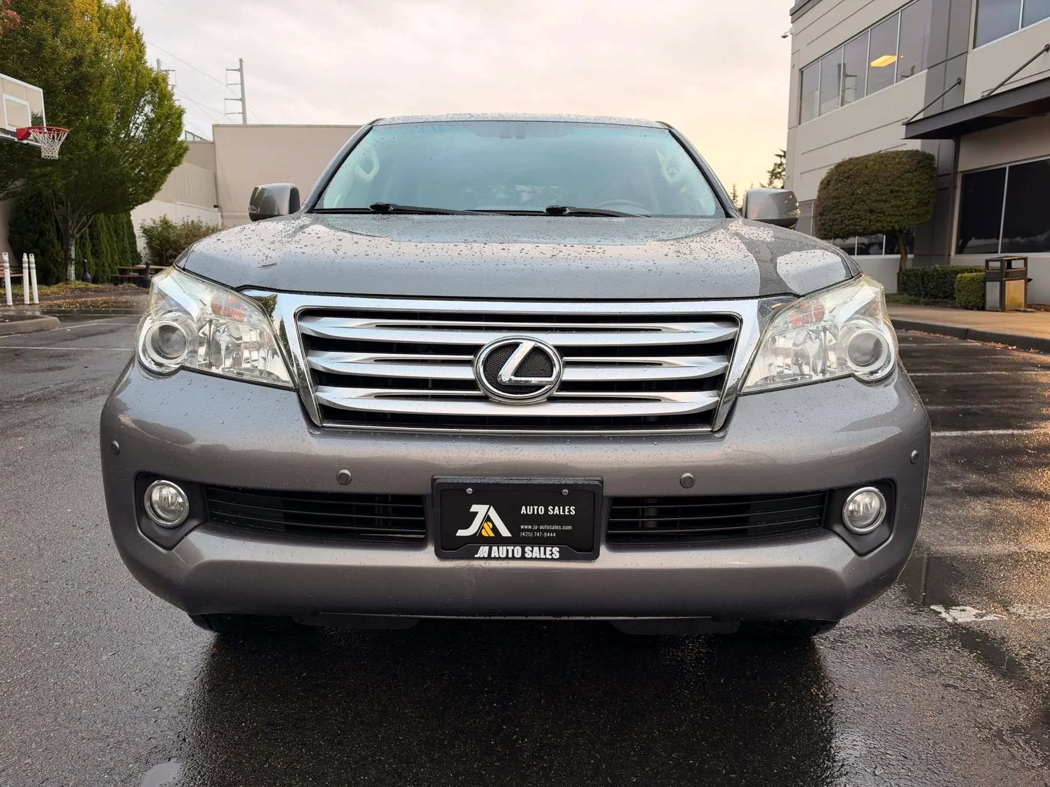 Used 2013 Lexus GX 460 w/ Comfort Plus Pkg AWD/4WD image 4